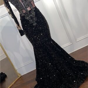 Elegant Black Sequin Evening prom gown